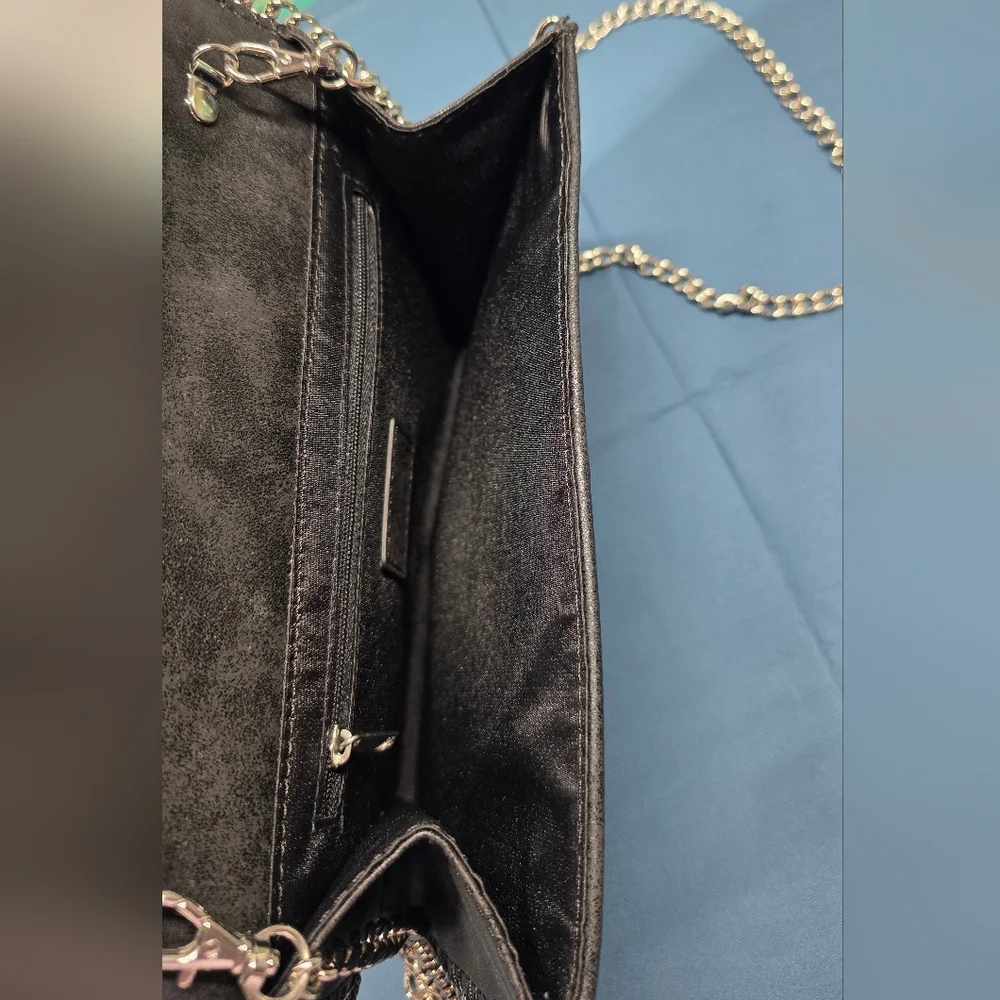 Chelsea28 Black Chain-Trim Clutch‎